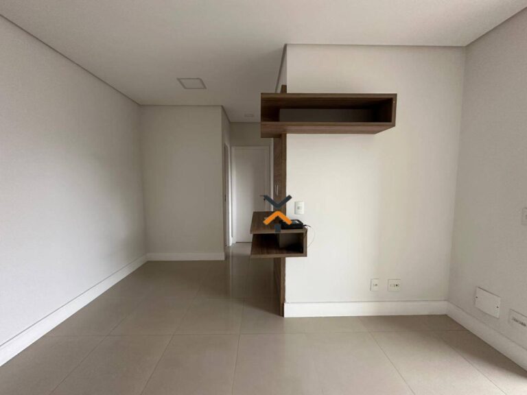 04eb00273fa7473fc7a4f3f8a9a101dd-1