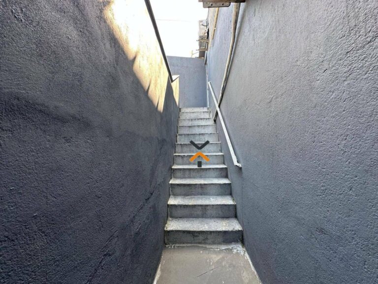 09e67a3e298388e4fb76302a1d21b43a-1