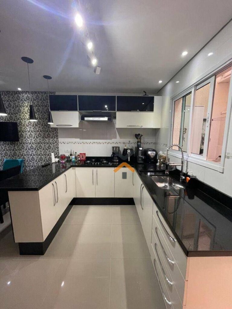 0ca90460c6cb639c06e206768fc3c10c-1