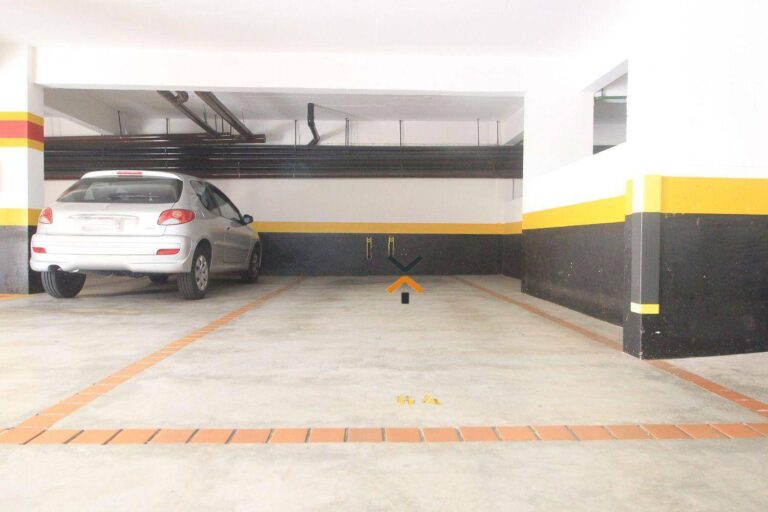 0ddb88085bd2ab39eee57818564aa81b-1