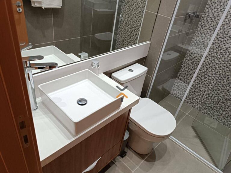 10075803bec30b890bbf66d8b23d5f04-1