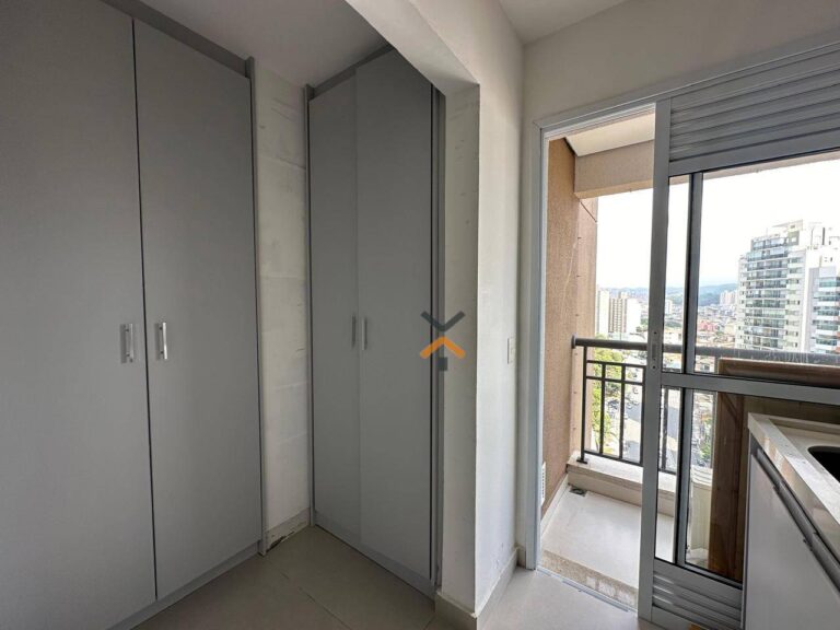 13e1b8cba805bd504a734640681757c9-1