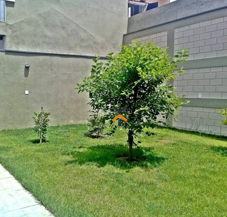 14697a64584d65715c689b23bb3db9c3-1