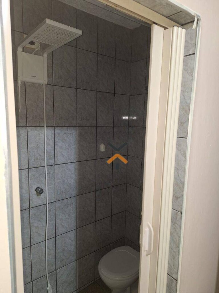 17bd8b252346d8441d70e281a572c183-1