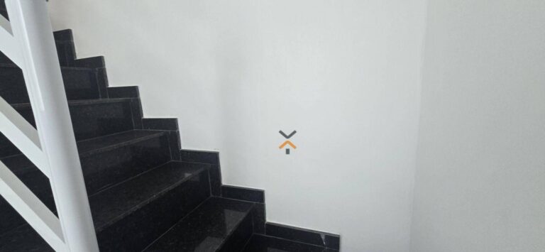 253f9d10bc83d18fba33309c34771caf-1