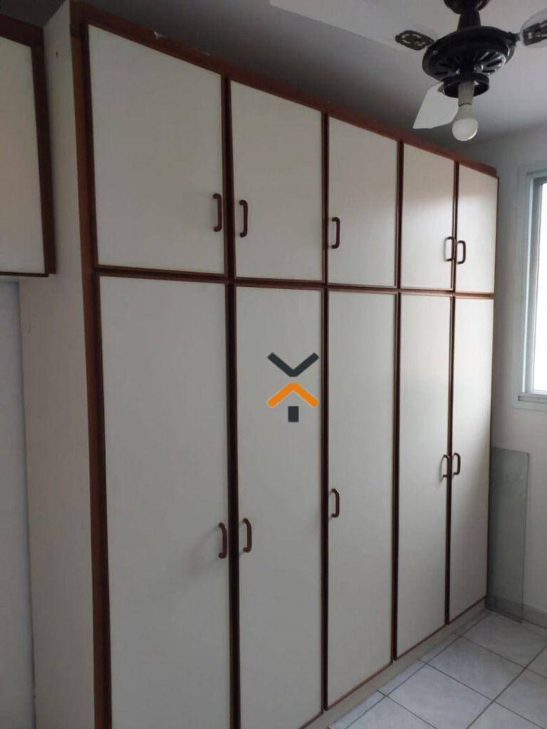 2b3af971c8aff3042bda6d9a3c9df70d-1