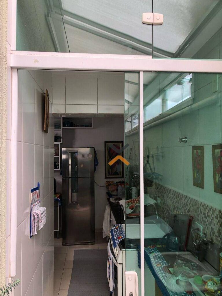 2bfe854b43384c60868ffd417897a19e-1