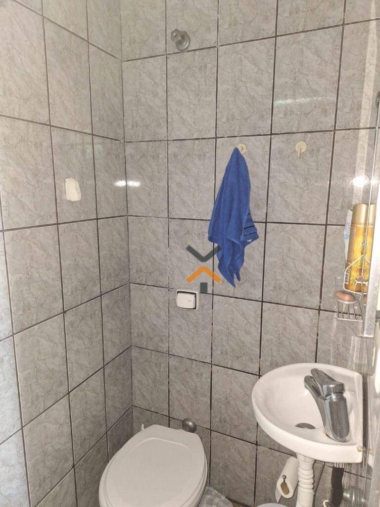 2e63cc43e2620e492f2752ba6d87775f-1