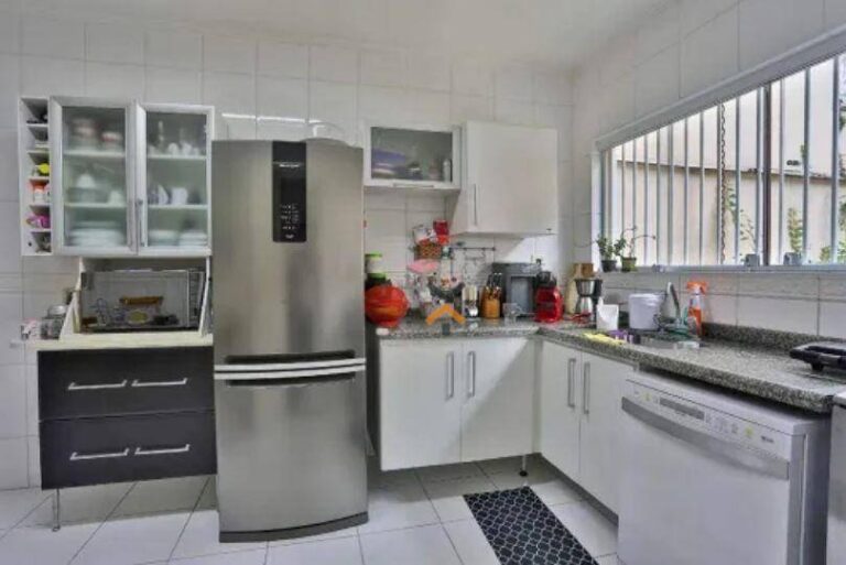 32667af9a5e785b1452d3c960811c3b0-1