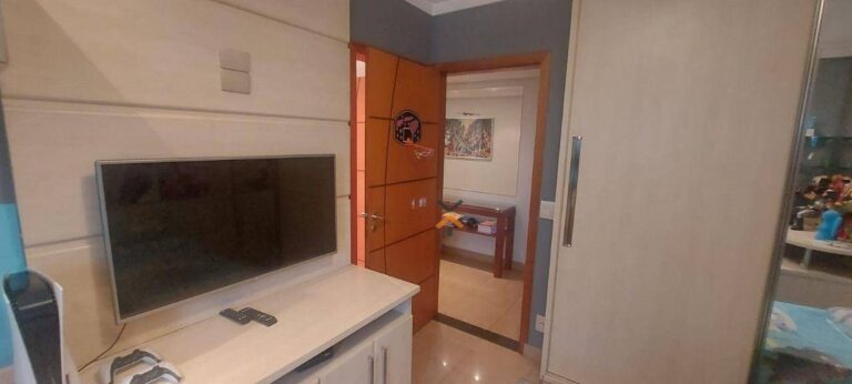 467d4f2bcfbf60b5005d1f1380e505f4-1