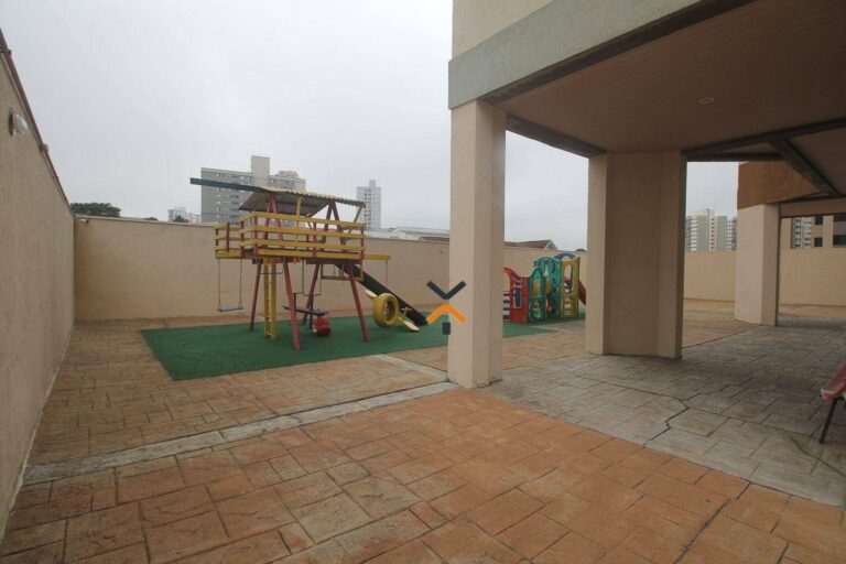 4f601d369765f7ac36ead1cd6f25165c-1