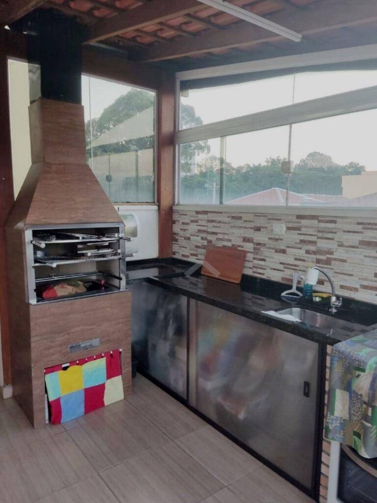 4pU4DSrzjyHmYSsXeaLgnqve3OpuckR9-1