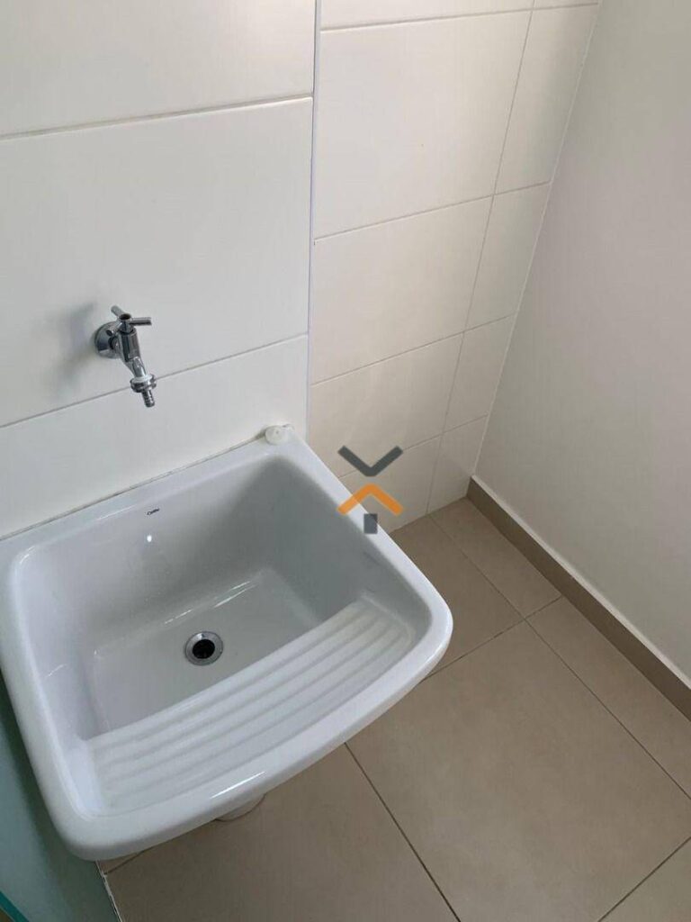 54d77d2e15677835d5a4f18f28811978-1