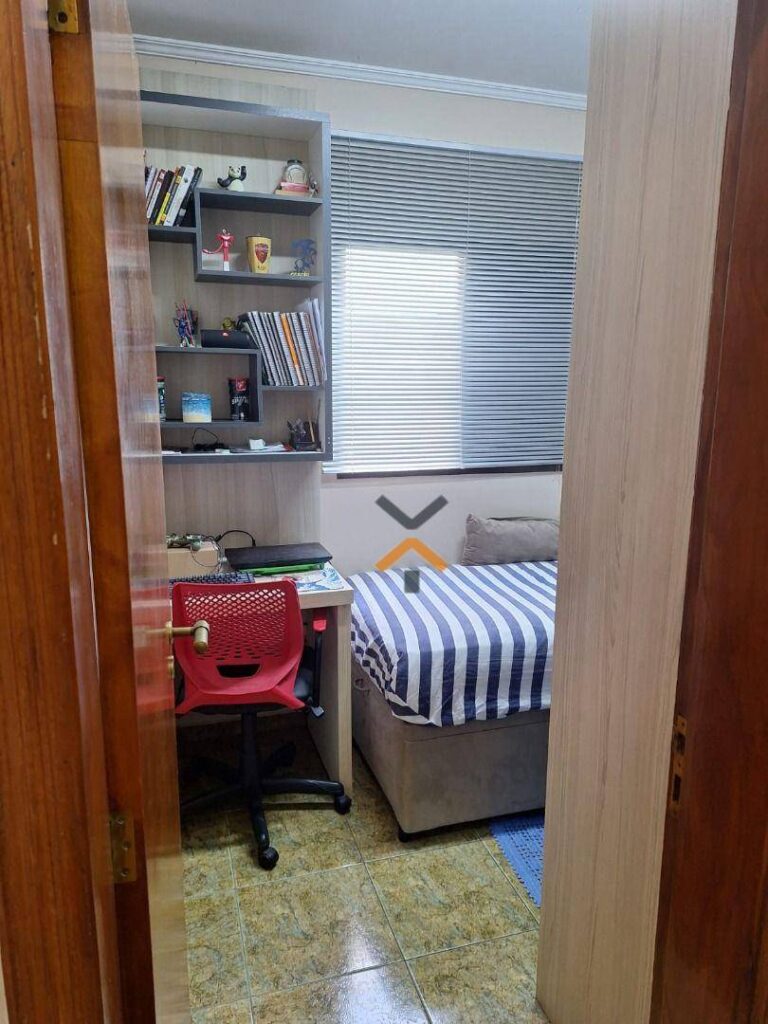 64017a8cbee622e7c8e450fc5f39bfb2-1