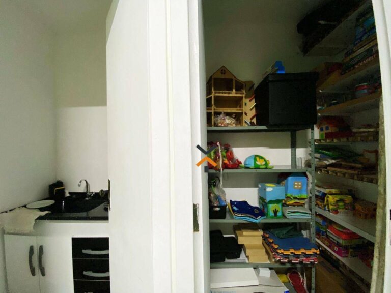 69f02eb85ef8144a04c12c74596051bc-1