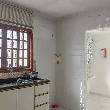 6e7f121a2fe140e1b7678ac645a534ea-1