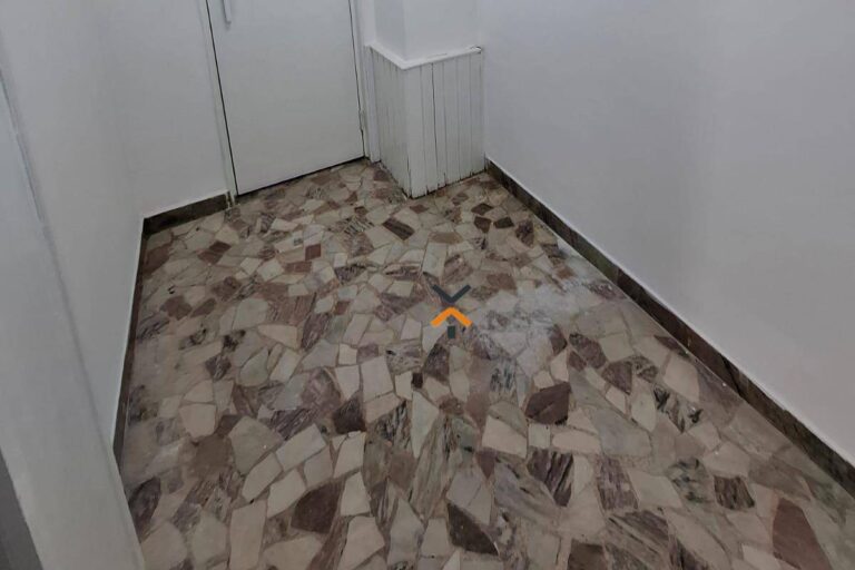 85f53eeb76b4f1659ecaa12df6870adc-1