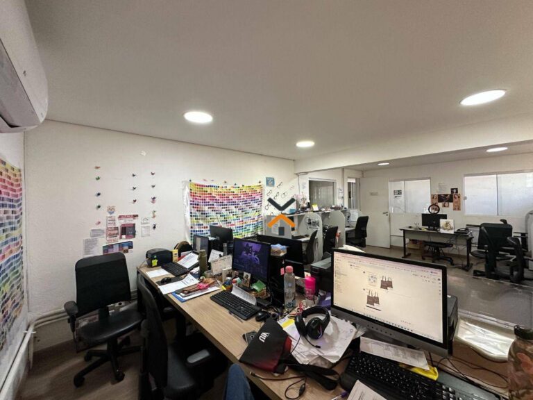 8702a8fa7083666f6de8dcf9e69ecb7d-1