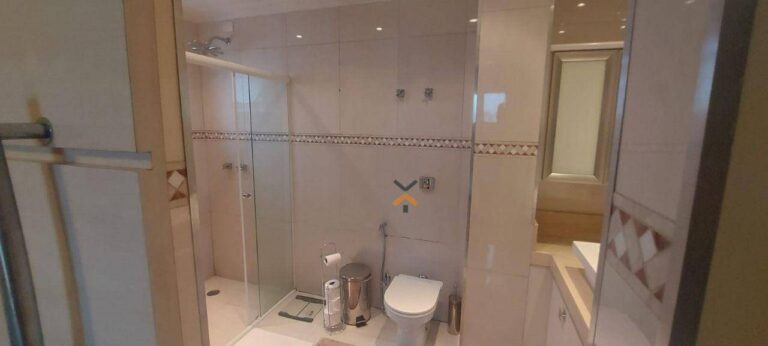 895647875558fa967cacc39f0a6e56ae-1