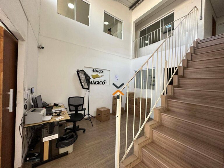 8a95d54af8e25fa358bbff9b3c20285a-1