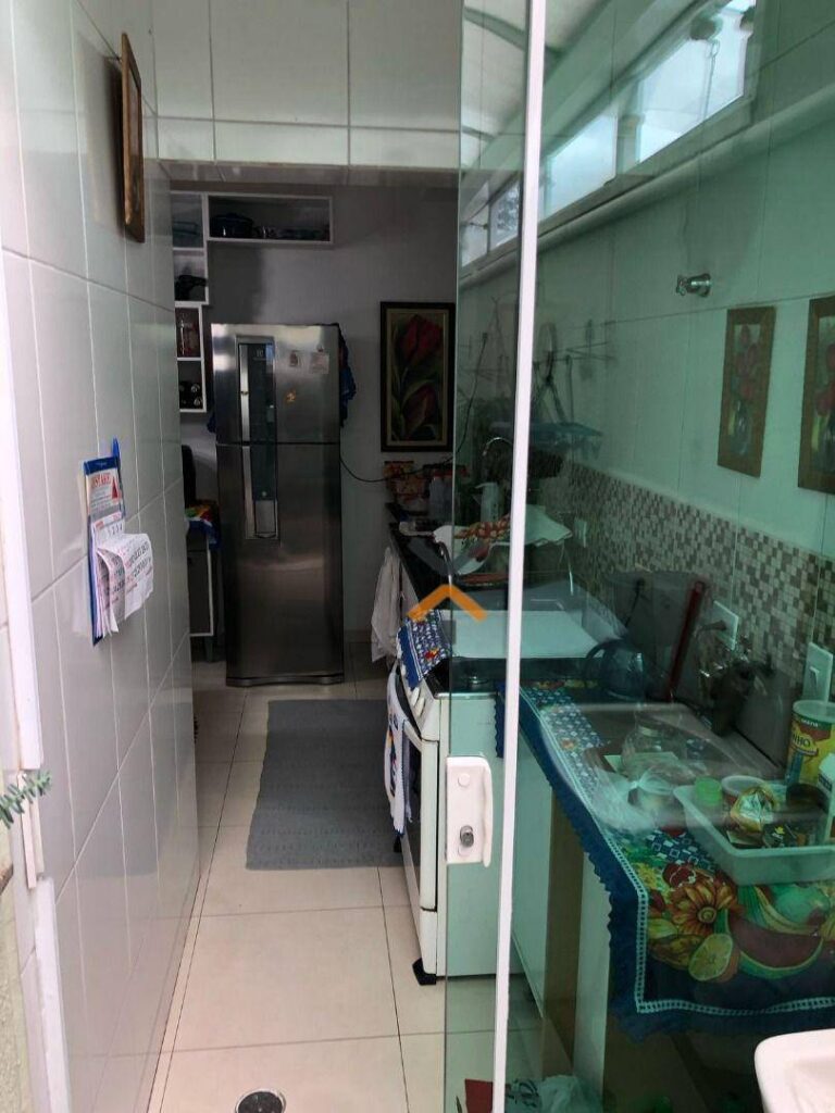 8efc6dc0067b399fe1a5005775e75bf8-1