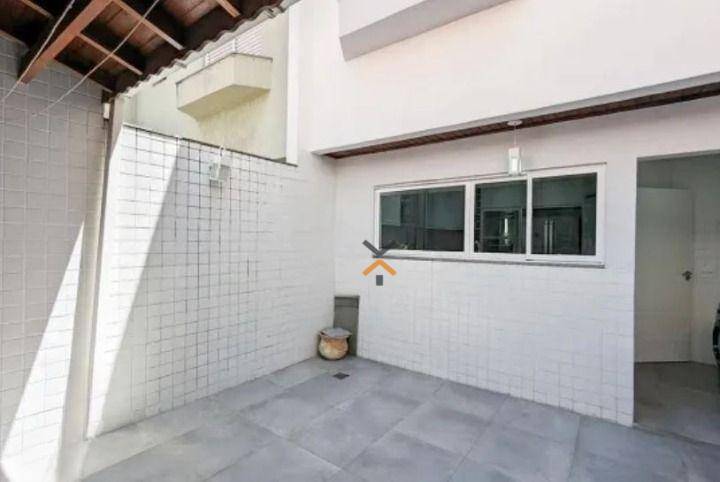 8f0c91ec979f25da59e4f1cf6359fc2b-1