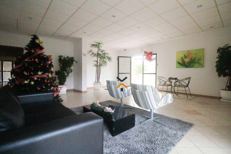 913c135ae33ca728e7cd48047a783f1f-2