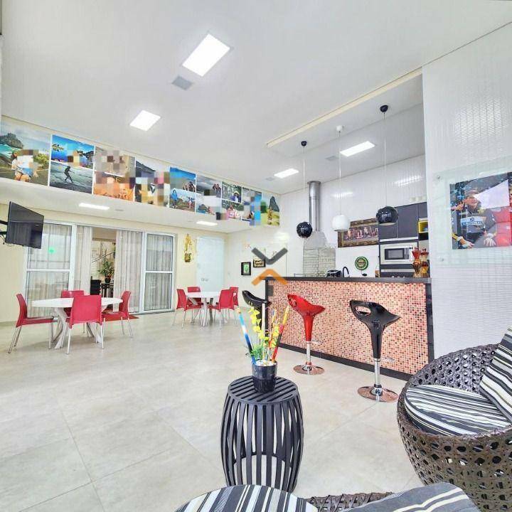 92e8b78eb775f8f18101ee1ab693600a-1