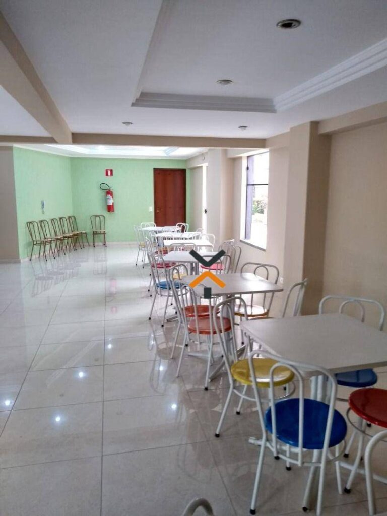 9ab853053f19493772781245c42b8123-1