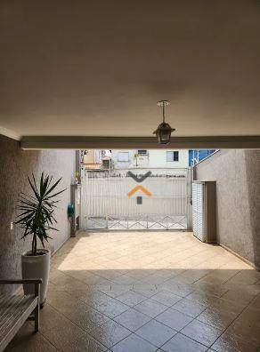 9b4c332125a87d3ed531edee0d27df83-1