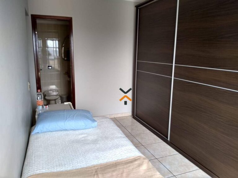 a20f30c064c17ae1dcf8620661e8355c-1