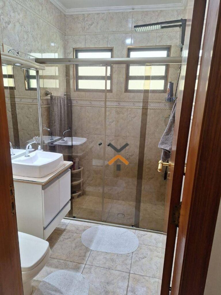 a260d2610eb999a9fa97053b9b3afc83-1