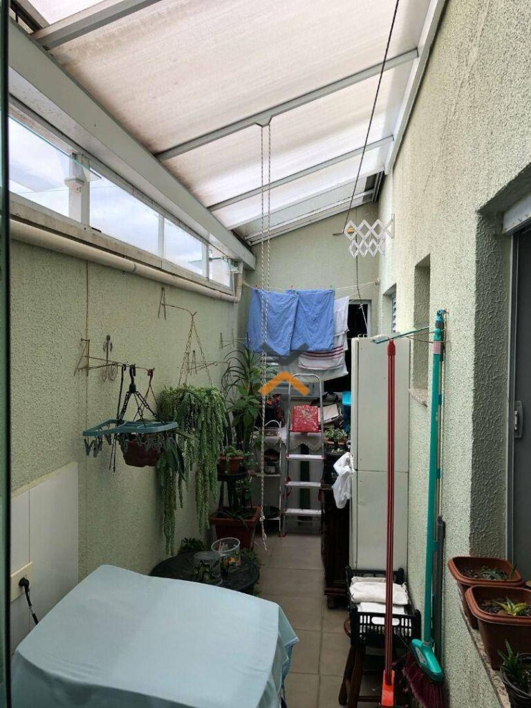 a81128db58bf8e790786e8c3155ca52c-1