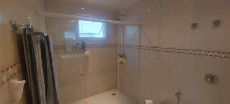 ab3a092a729e7dec1f1e366306173a69-1