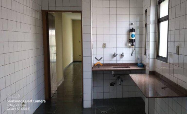 b292a63a5aa520d587bceb4042777b1d-1