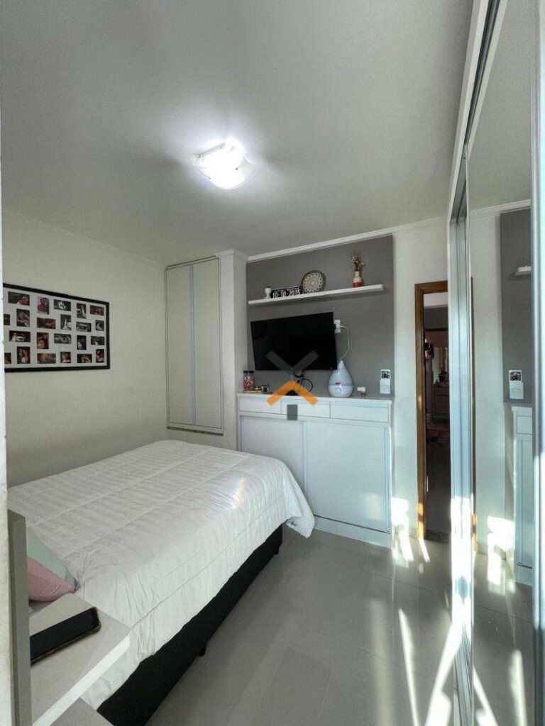 b56881604db0c8e625d82a041788ec17-1