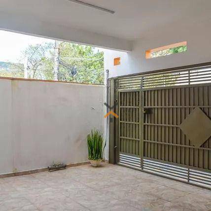 b88d710e534bbb6553a31d515403273f-1