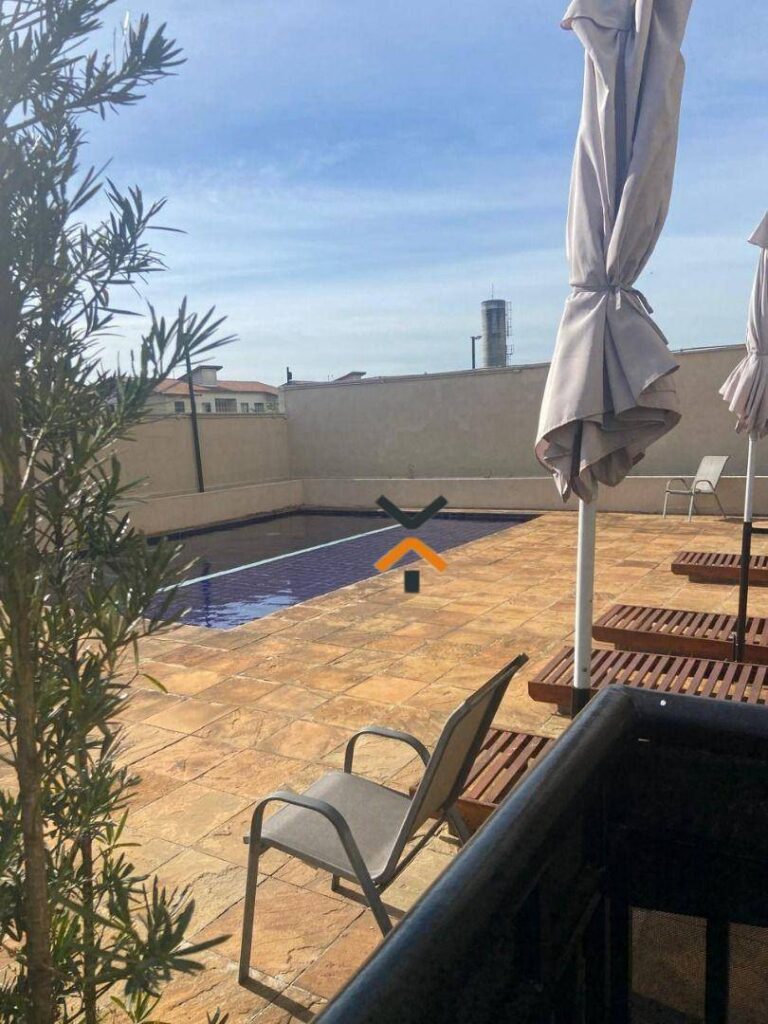 c75b79af8747311264bda01f0d20c672-1