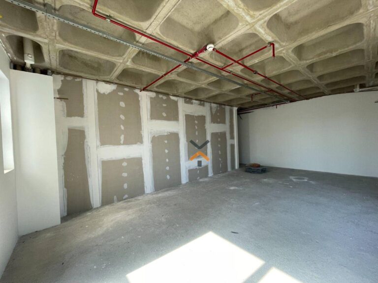 cCWcDolfsqpG6XkBQxLpHw3xsX6YnFJl-1