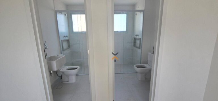 d11b5b4b077df9465215534a787479de-1