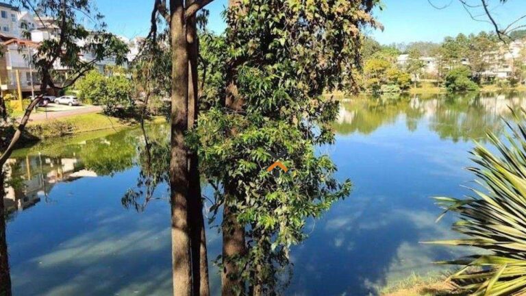 d5633f0aee0e3d456444ae0f7b23a3b2-1