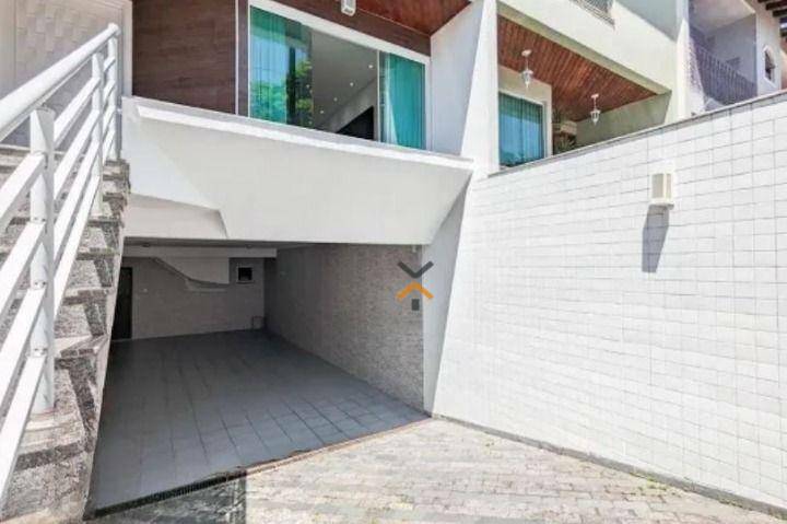 df074467887f9ff0b895aae2744bb6ce-1