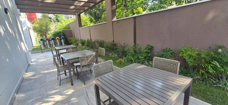 e2f66326ea8f63c1b3f2163a5da1608f-1