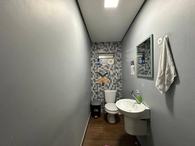 e78a640bb636d9841b72c3a4ef26e8e4-1