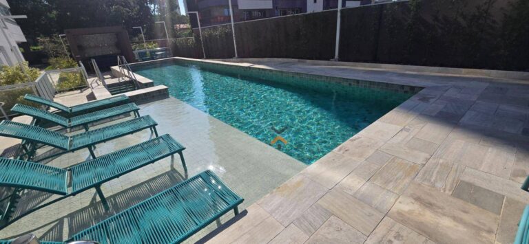 e8cdf4334f65e71ea2156ec852b5c181-1