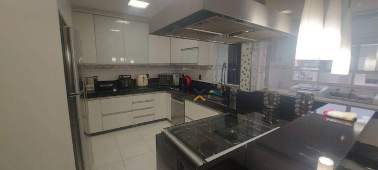 eb42aeedad090ec42a2ceac834a70fd3-1