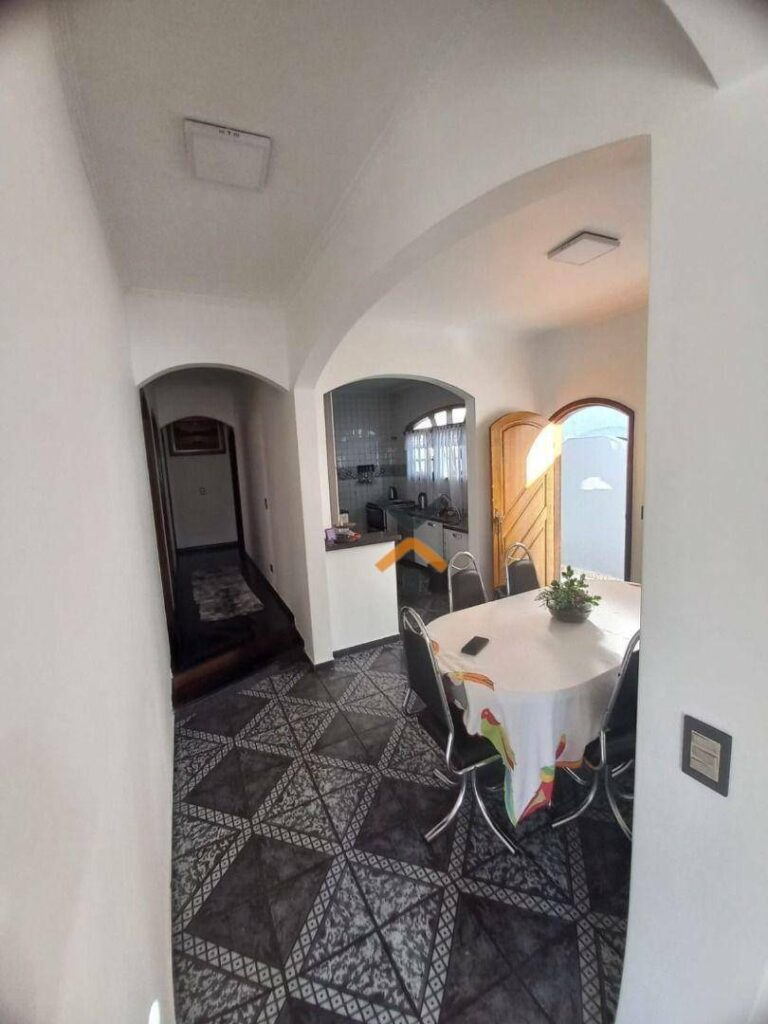 ec1d64de39800dfcad667391d4473e04-1