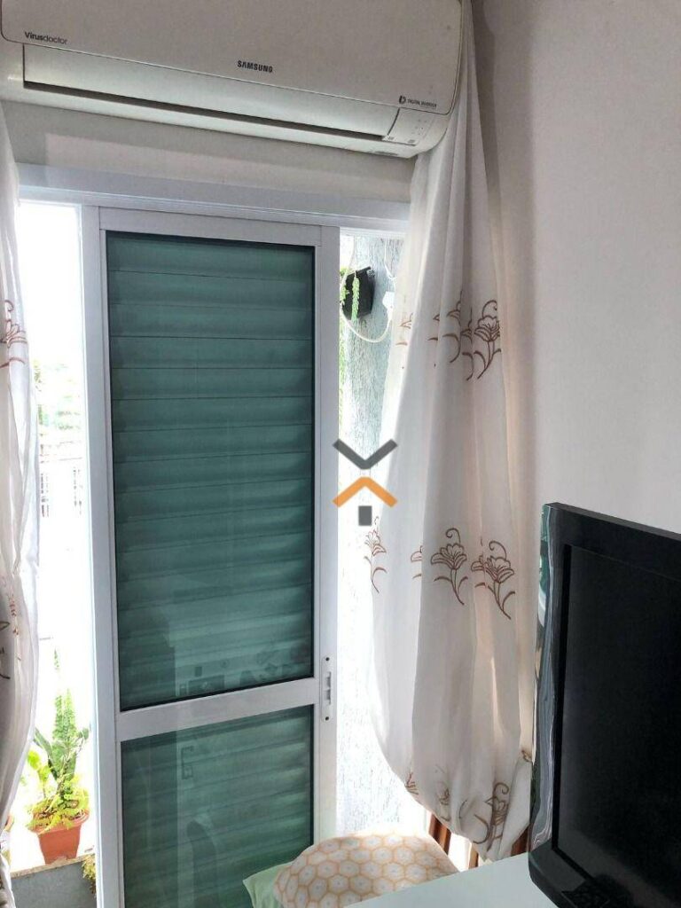 ec5f5b3e7e8bcbf7985c2caef1e71684-1