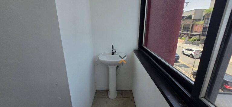 f4930fa7973b92fe3e196fa835350d16-1